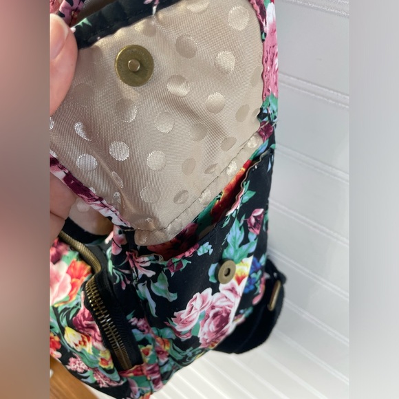 Steve Madden Floral Black Multicolored Zippered Pocket Backpack Women’s GUC - Picture 6 of 15